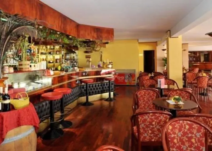 Internazionale ホテル トッリ・デル・ベーナコ