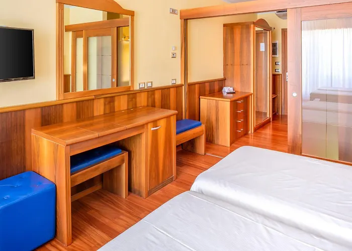 Hotel Internazionale Torri Del Benaco