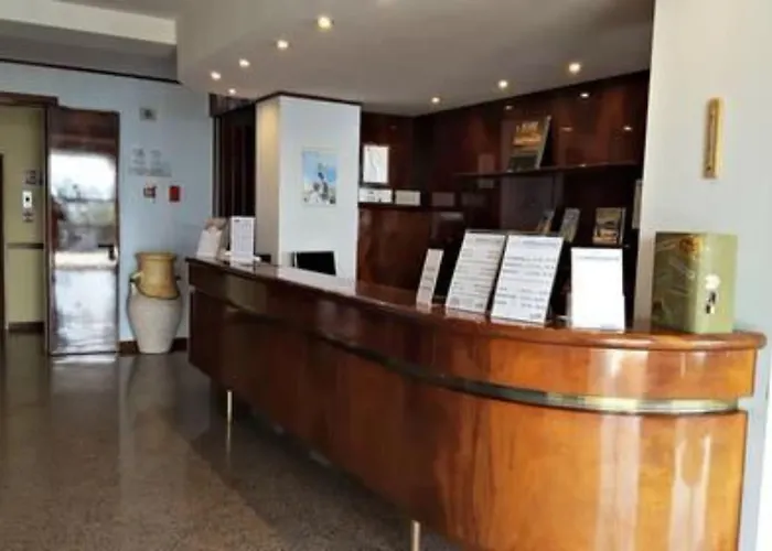 Hotel Internazionale Torri Del Benaco