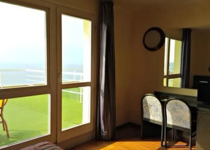 Hotel Internazionale Torri Del Benaco