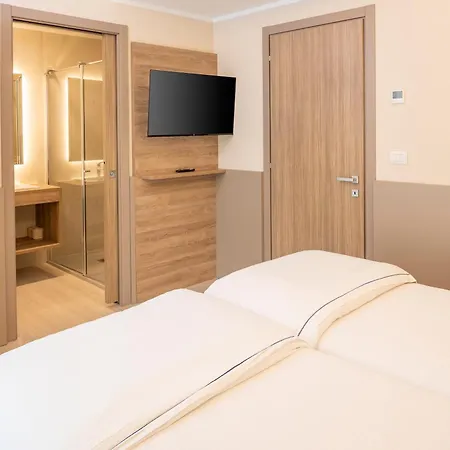 מלון Internazionale 4*