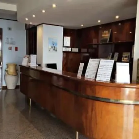 Hotel Internazionale Torri Del Benaco